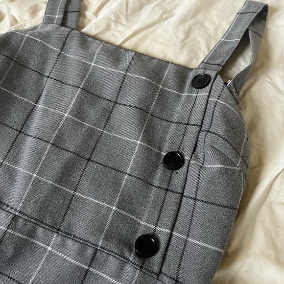Grey strapped plaid dress - Picture 2 of 3